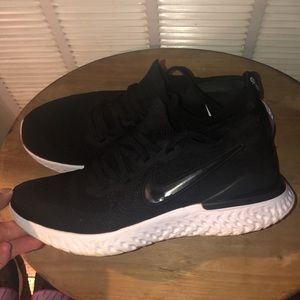 Nike women’s epic react flyknit 2
